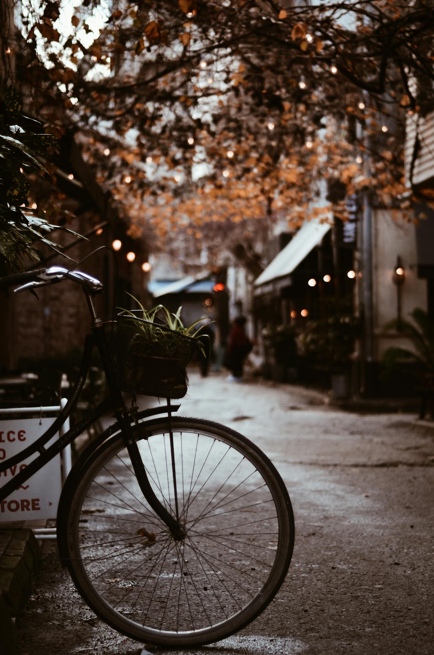 广州对于电动自行车的交通违法行为的处罚将会更加严格。