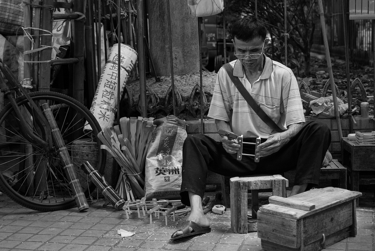 留学生的十年血泪史：留不下的美国，回不去的故乡